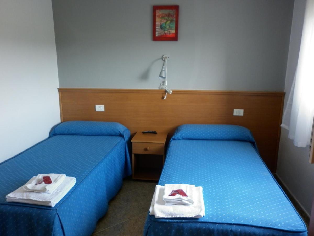 Pensión Portomiño Portomarín Quarto foto
